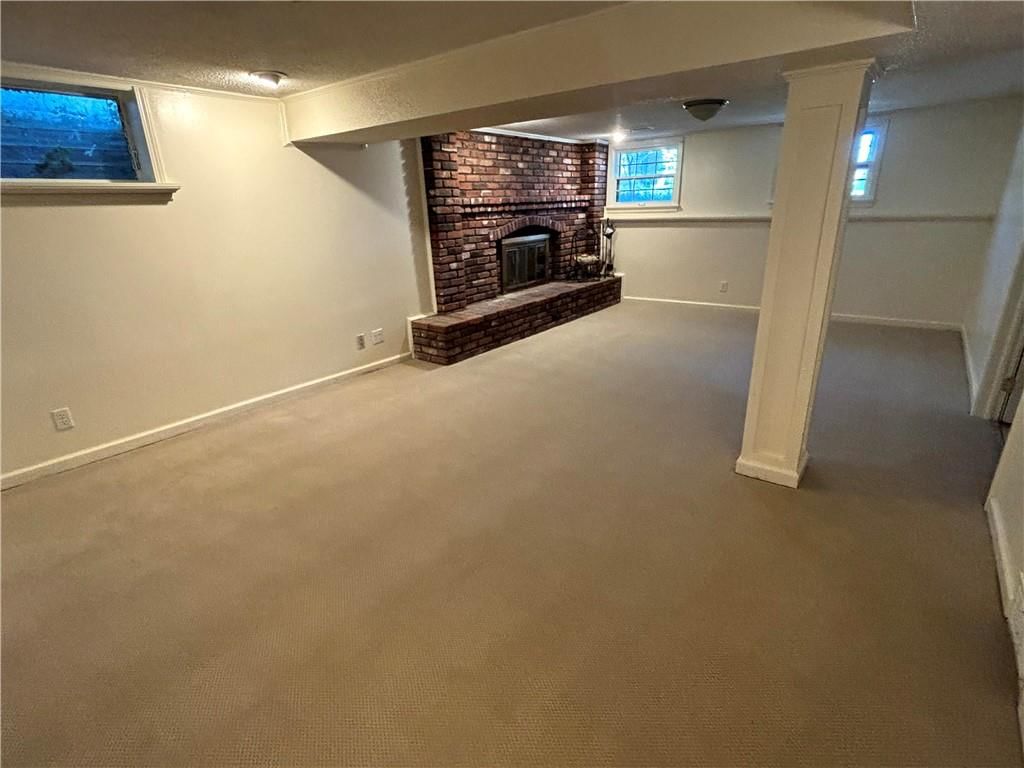 8823 E 57th Street E, Raytown, MO