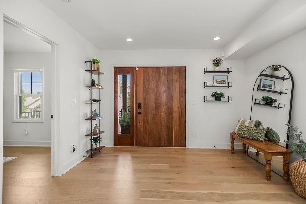 4536 Mercier Street — photo 3
