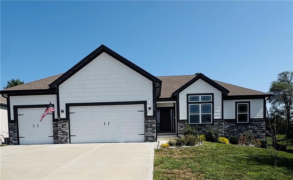 2209 Greenfield Court — photo 1