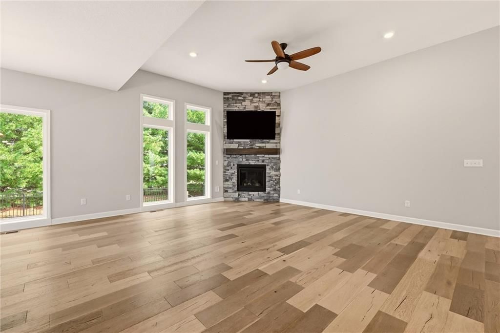2209 Greenfield Court — photo 8