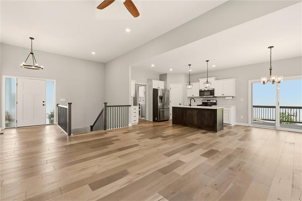 2209 Greenfield Court — photo 9