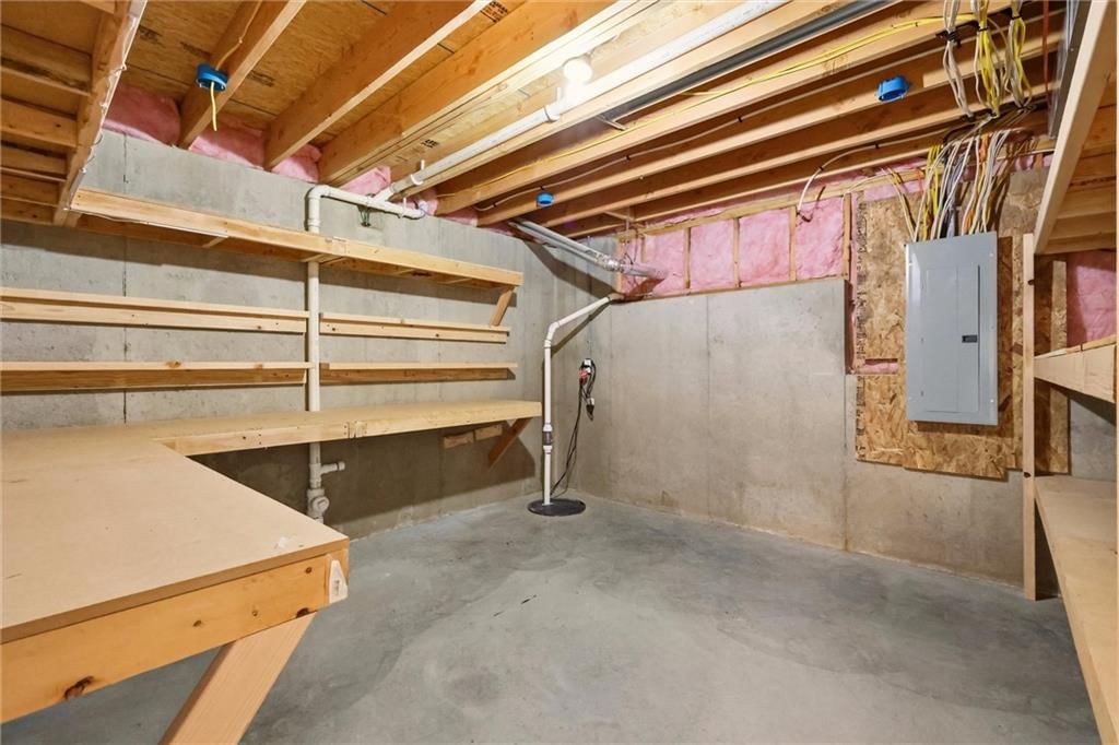 2209 Greenfield Court — photo 36