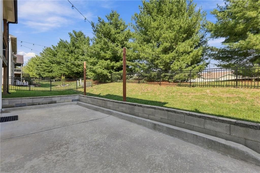 2209 Greenfield Court — photo 40
