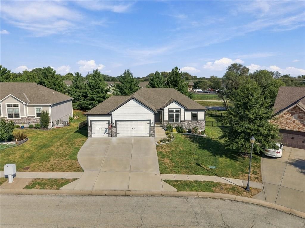 2209 Greenfield Court — photo 45