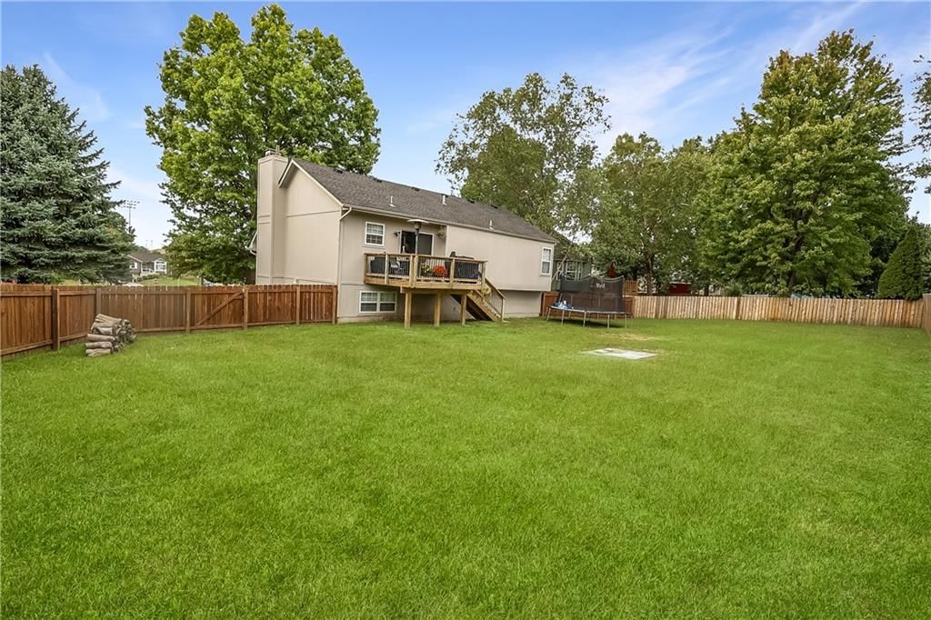 1900 Arapaho Court — photo 23