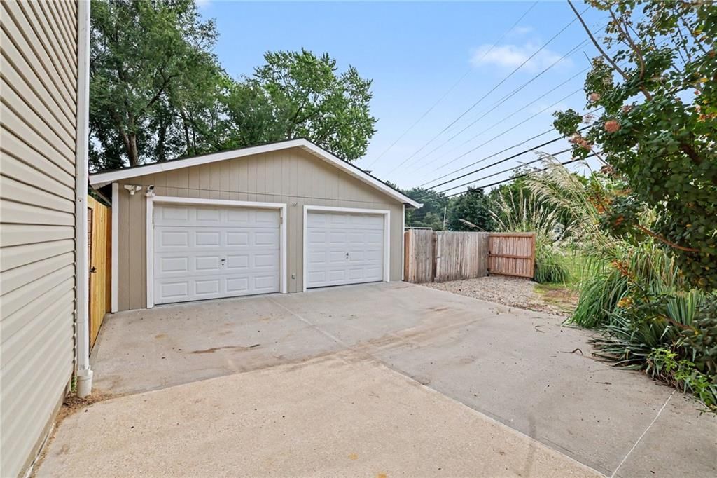 9029 Grandview Drive — photo 29