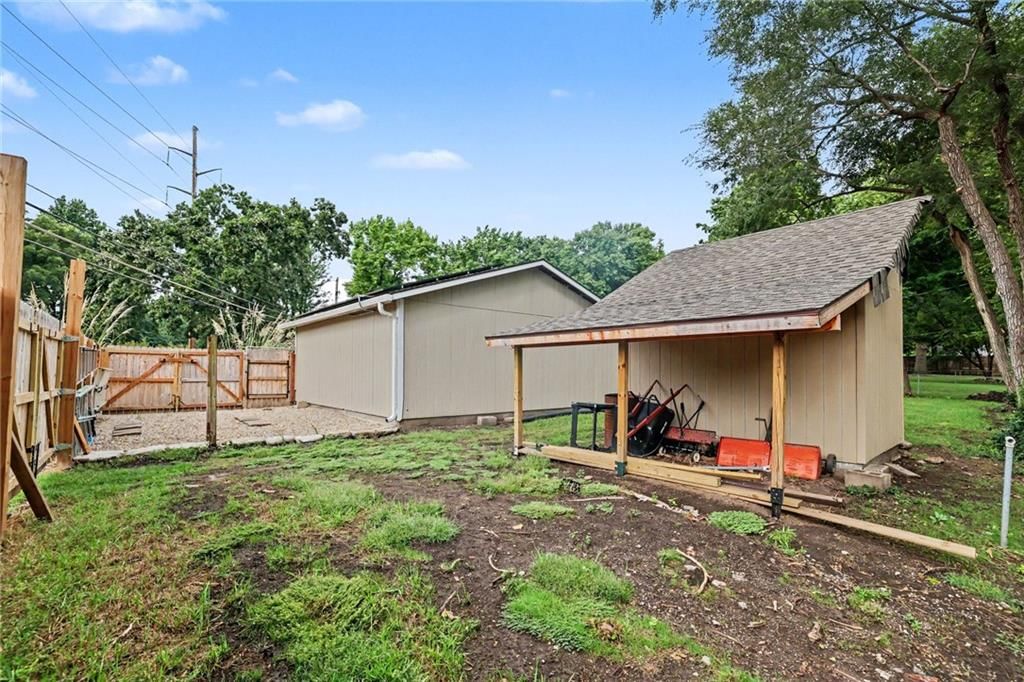 9029 Grandview Drive — photo 32