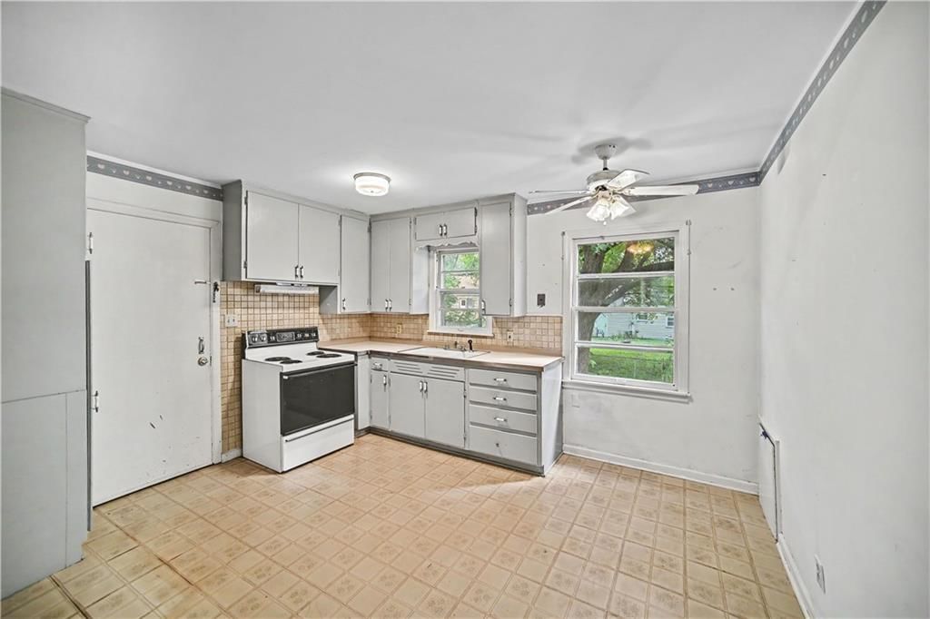 5733 Dearborn Street — photo 8