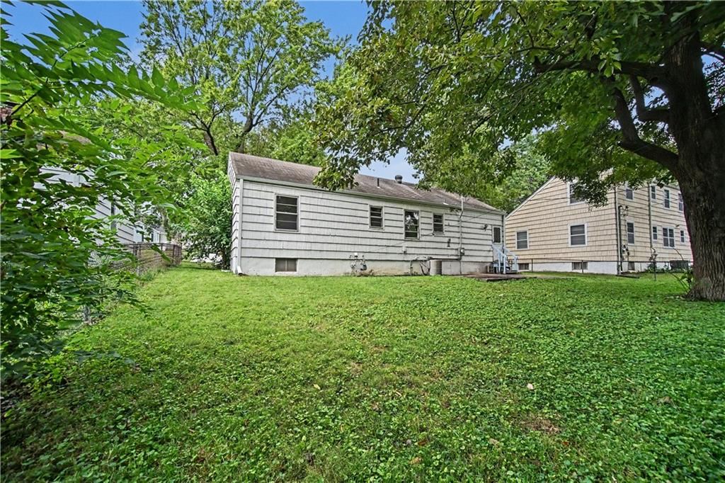 5733 Dearborn Street — photo 14
