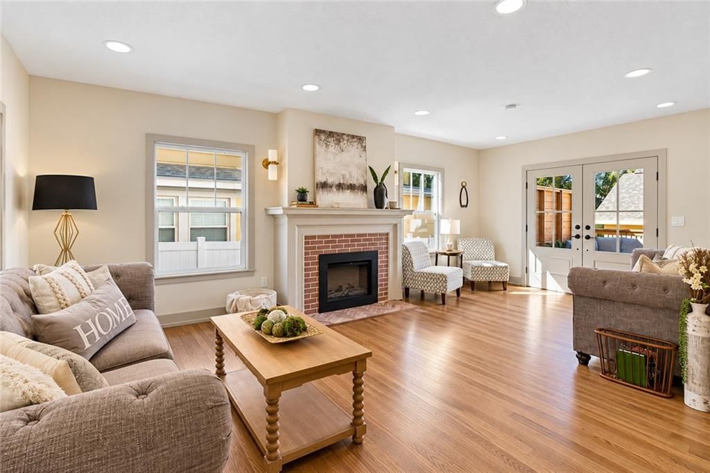 Photo 7 of 61 - 5840 Mcgee Street, Kansas City, MO 64113