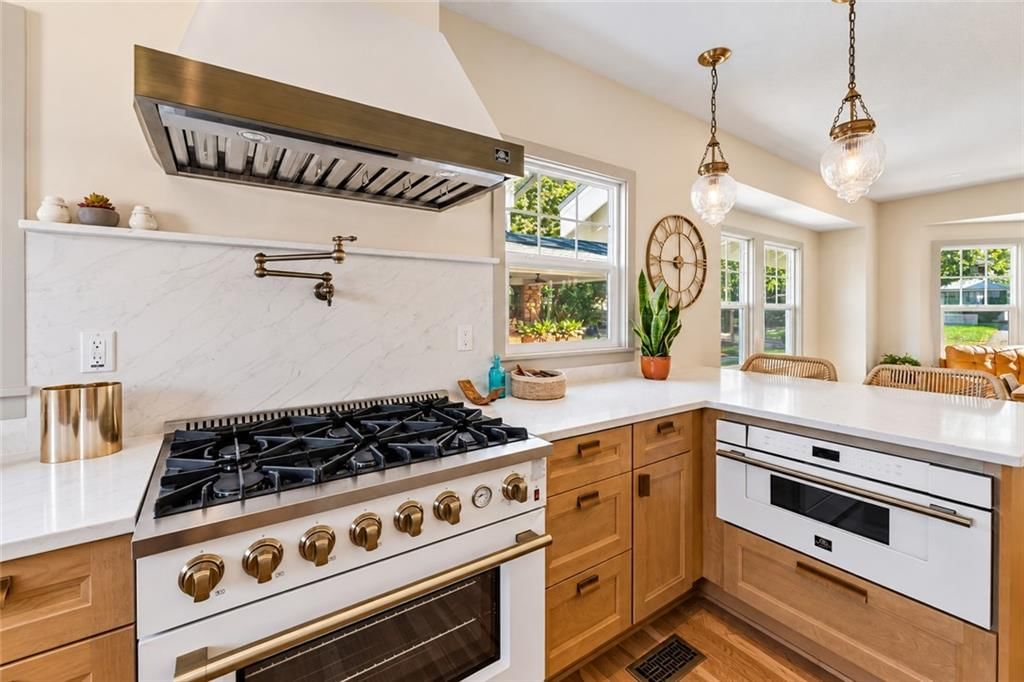 Photo 24 of 61 - 5840 Mcgee Street, Kansas City, MO 64113