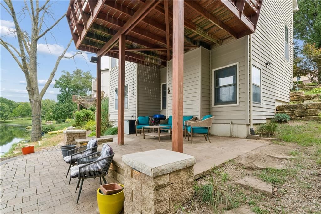 2708 N 101st Terrace — photo 15
