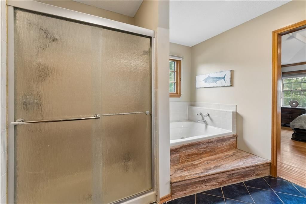 2708 N 101st Terrace — photo 34
