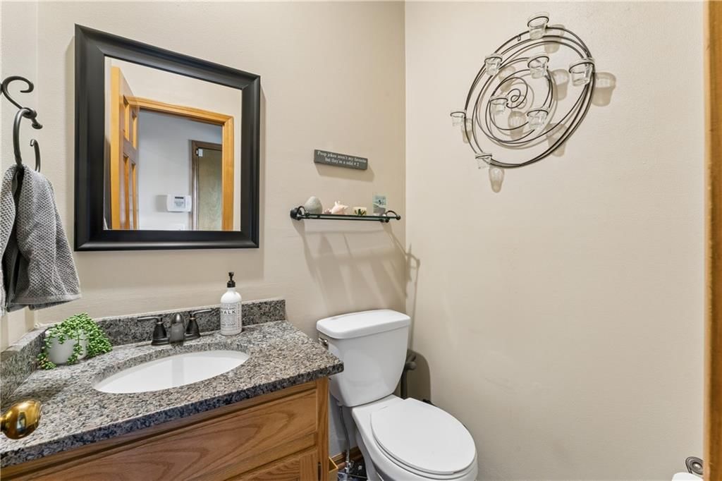 2708 N 101st Terrace — photo 35
