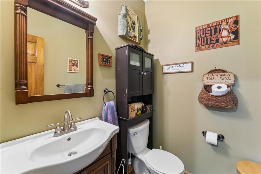 2708 N 101st Terrace — photo 36