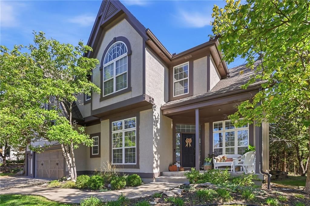 26413 W 111th Terrace, Olathe, KS: listing photo 2