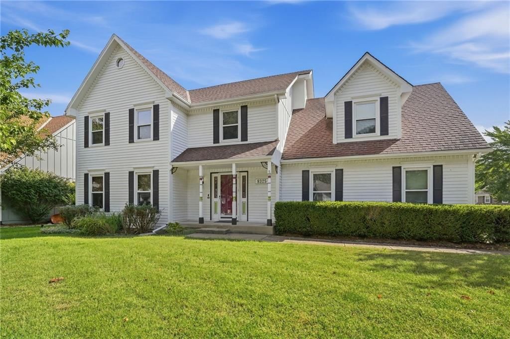 8325 Twilight Lane, Lenexa, KS