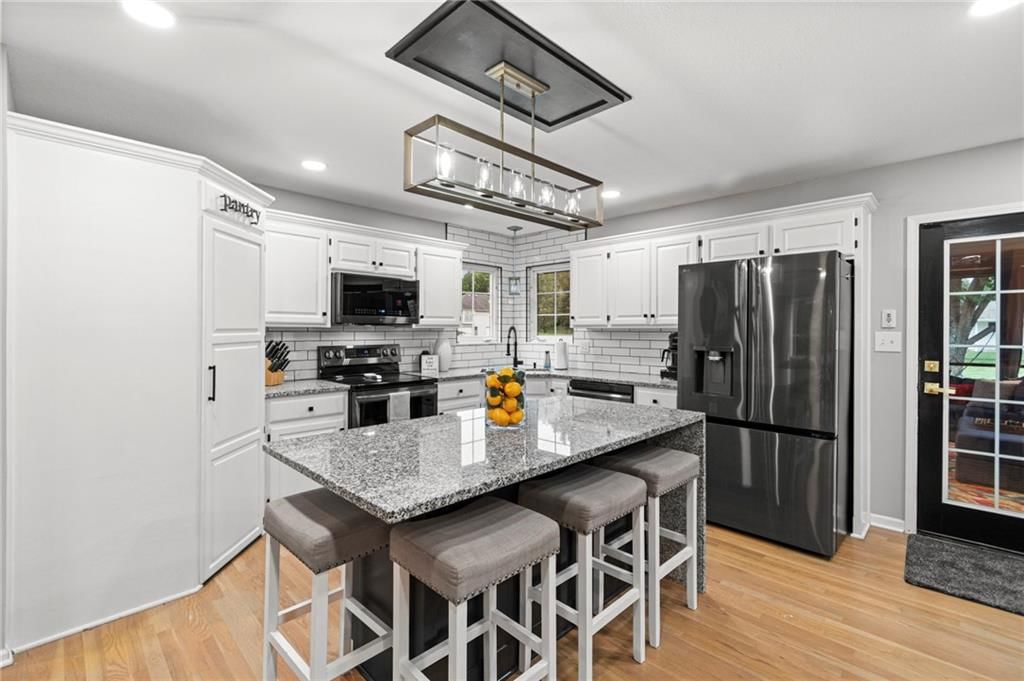 405 SE Saratoga Drive — photo 5
