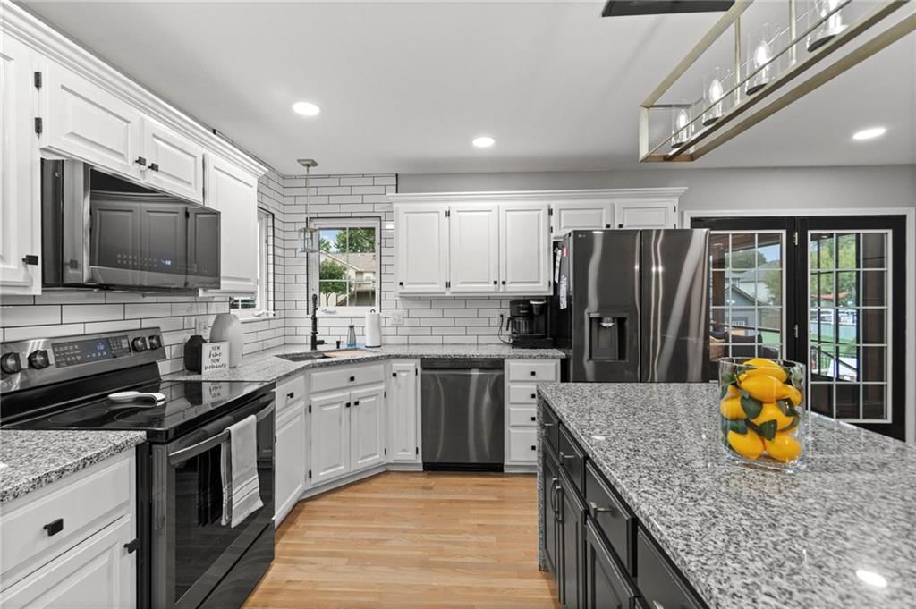 405 SE Saratoga Drive — photo 6