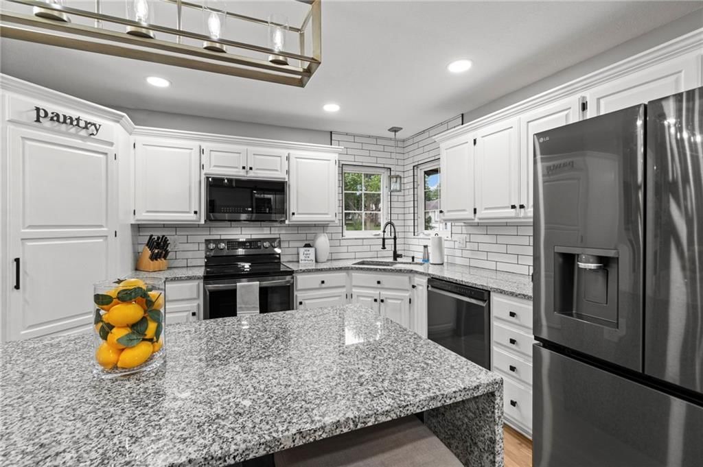 405 SE Saratoga Drive — photo 7