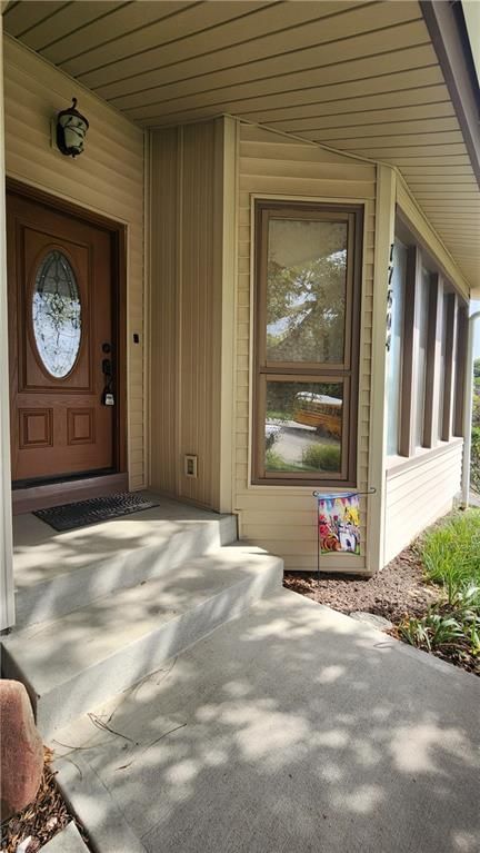 17604 W 67th Terrace, Shawnee, KS: listing photo 3
