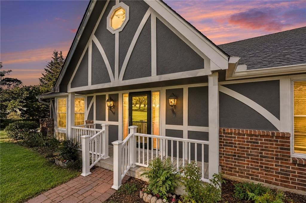 2806 E 215th Street, Belton, MO: listing photo 2