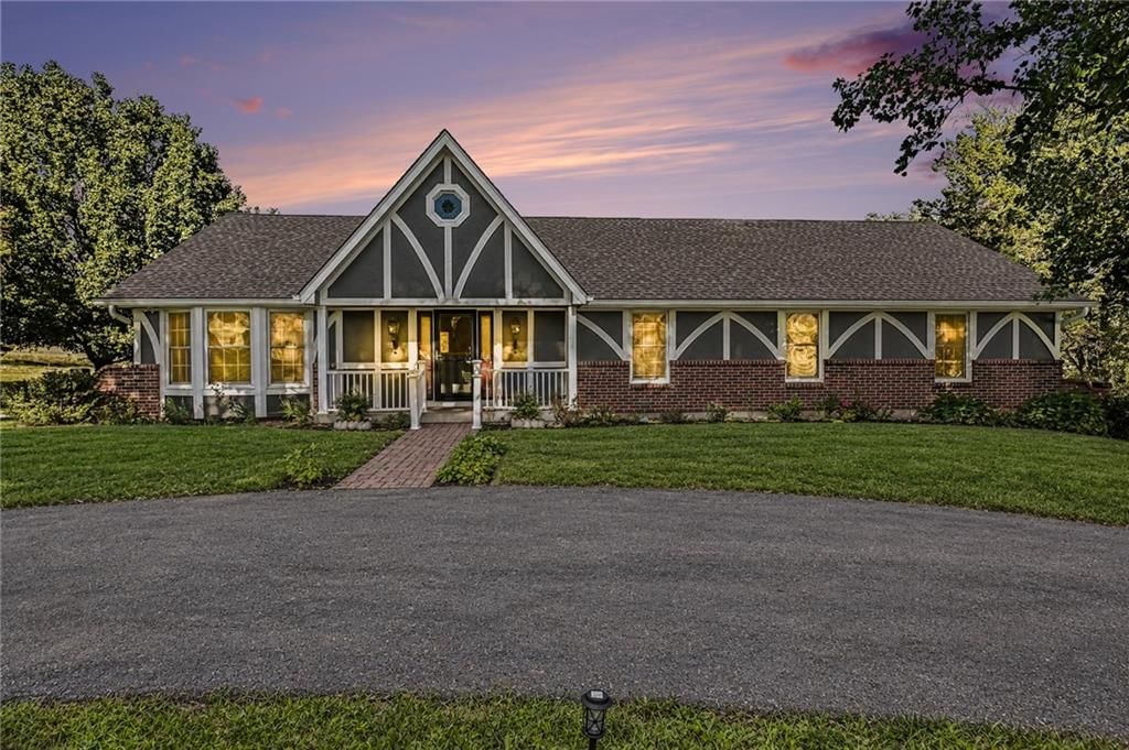 2806 E 215th Street, Belton, MO