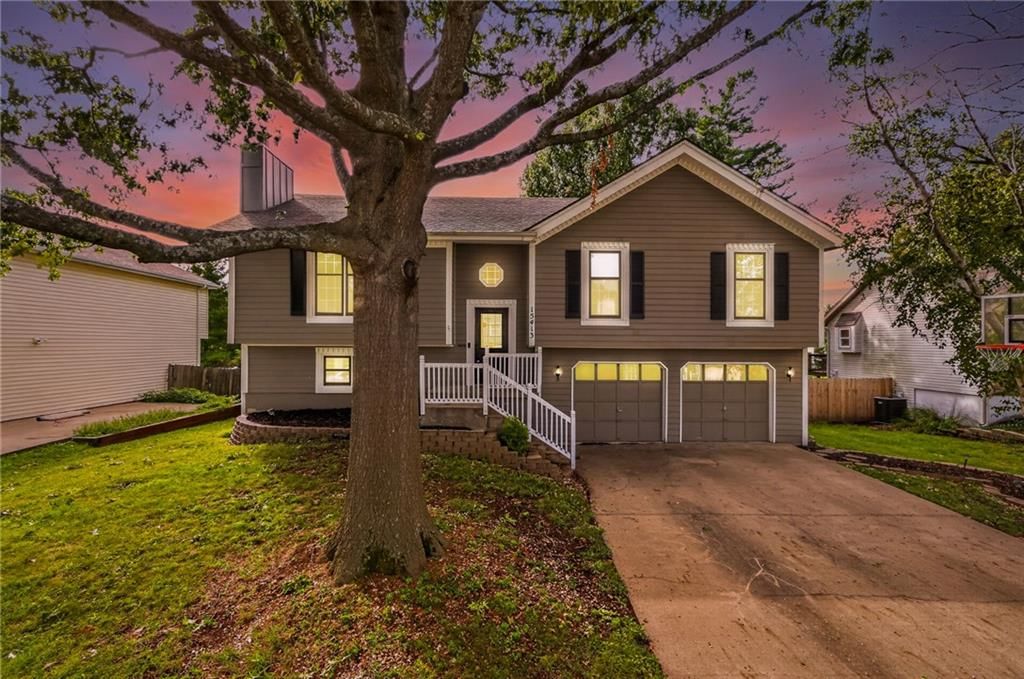 15413 W 152nd Street, Olathe, KS