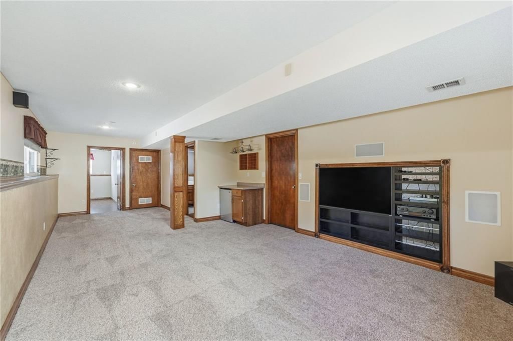15639 Conser Street — photo 28