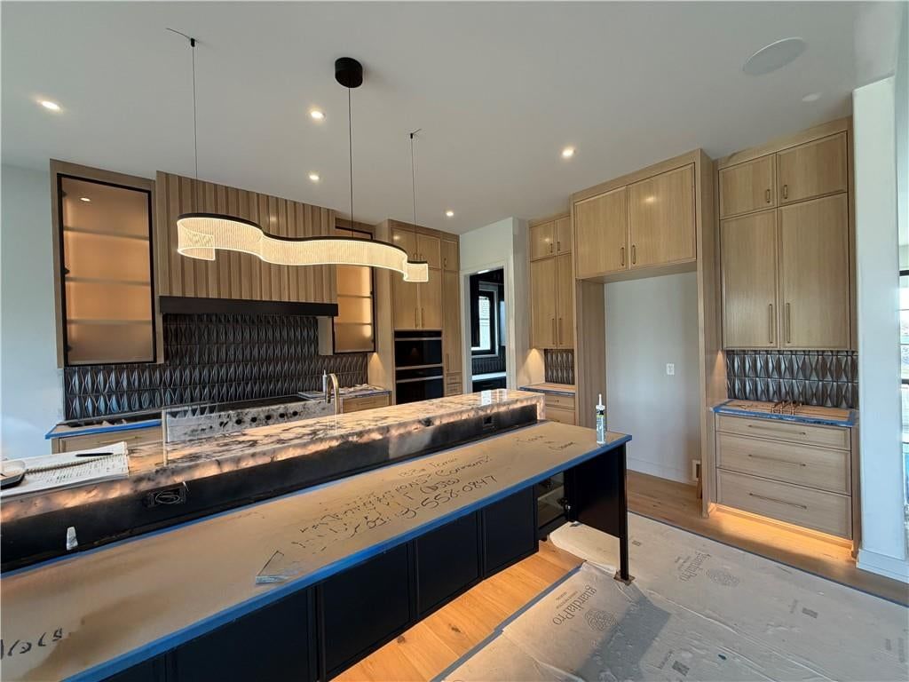 3252 W 133rd Terrace, Leawood, KS: listing photo 2