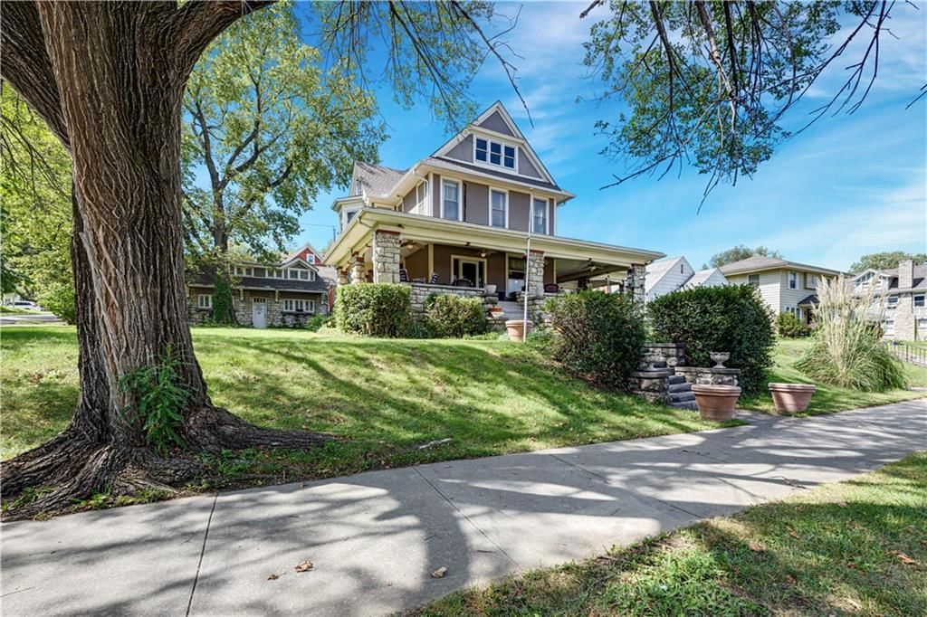 140 VAN BRUNT Boulevard, Kansas City, MO