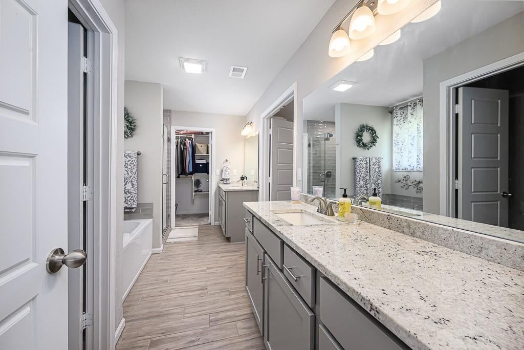 Photo 13 of 29 - 24315 W 76th Street, Shawnee, KS 66227