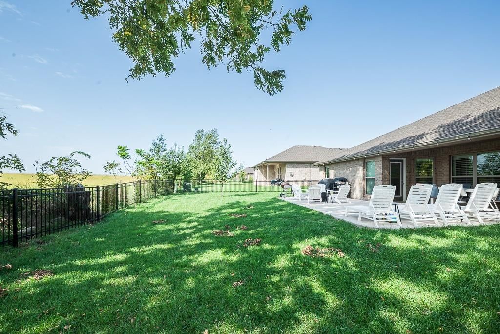 Photo 25 of 29 - 24315 W 76th Street, Shawnee, KS 66227
