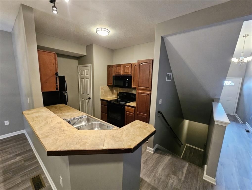 1002 N Findley Street — photo 7