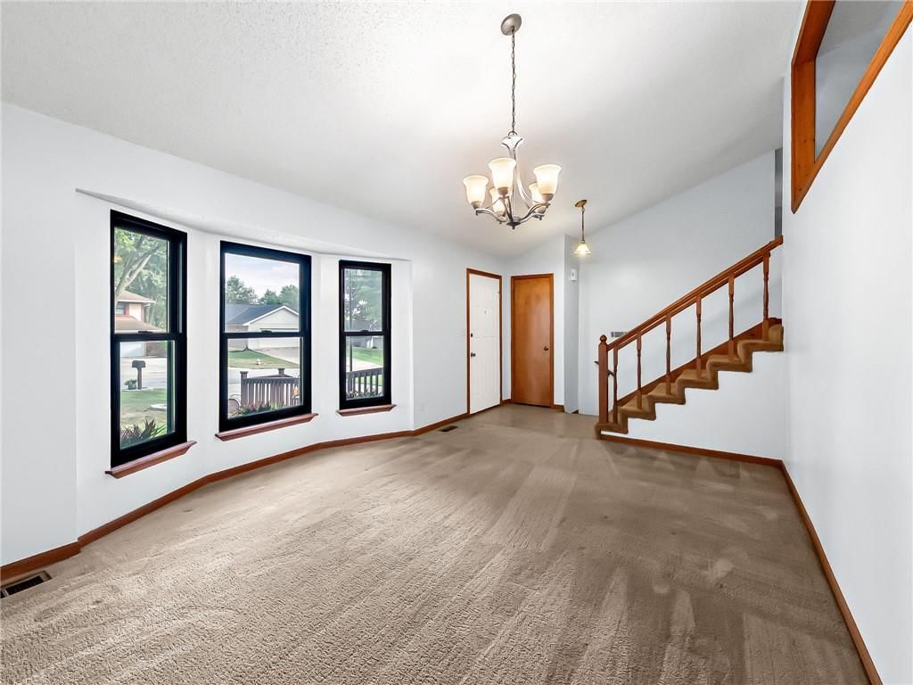 220 Crestview Street — photo 4
