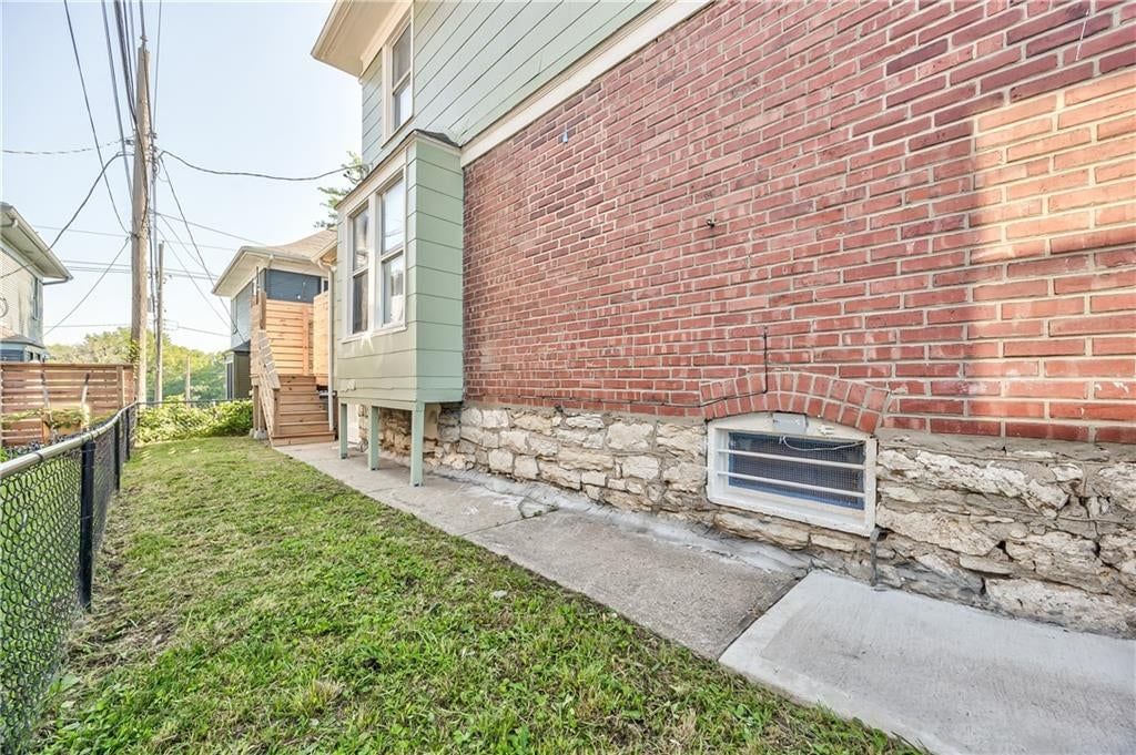 2606 Smart Avenue — photo 17