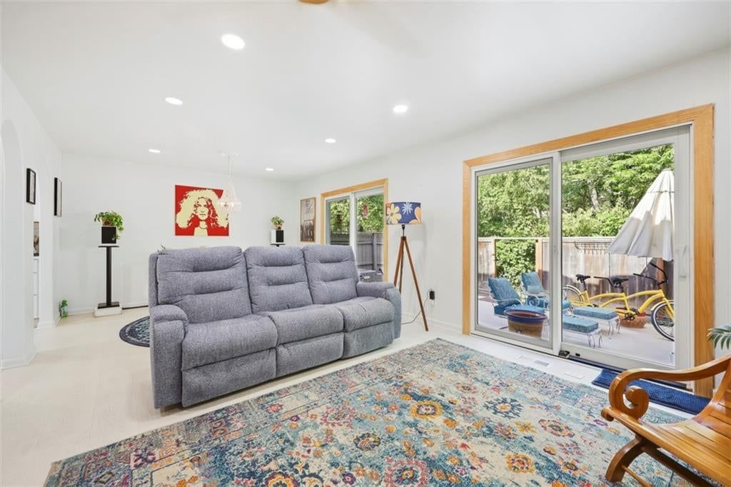 10213 Foster Street — photo 12