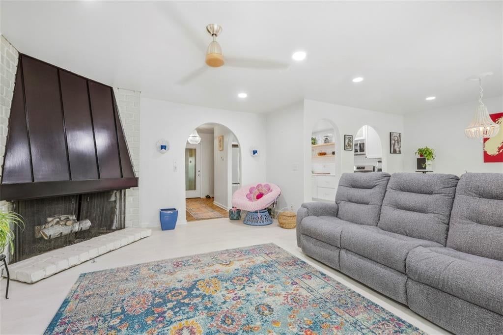 10213 Foster Street — photo 13