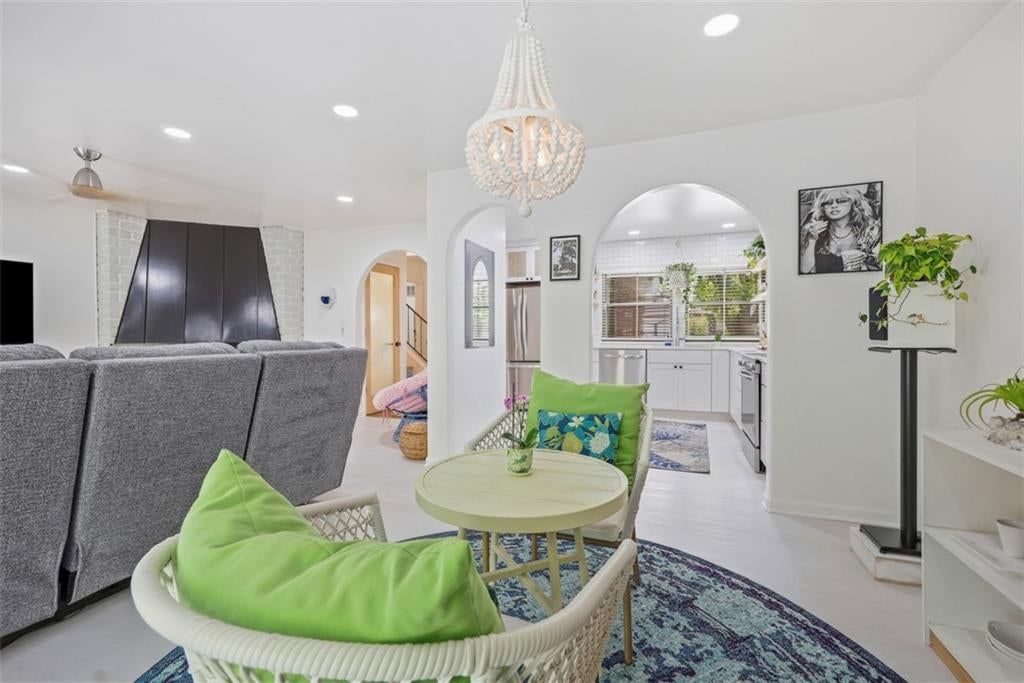 10213 Foster Street — photo 17