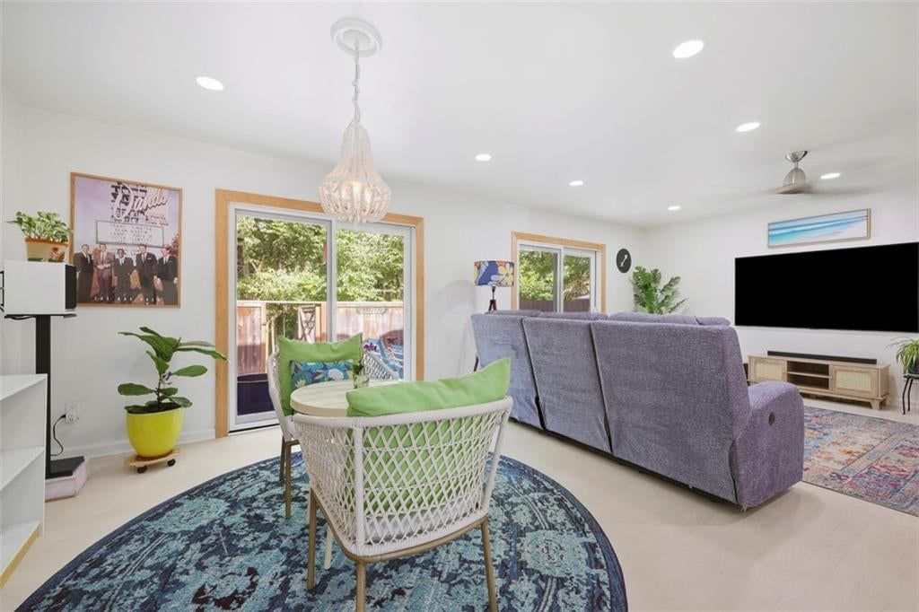 10213 Foster Street — photo 18