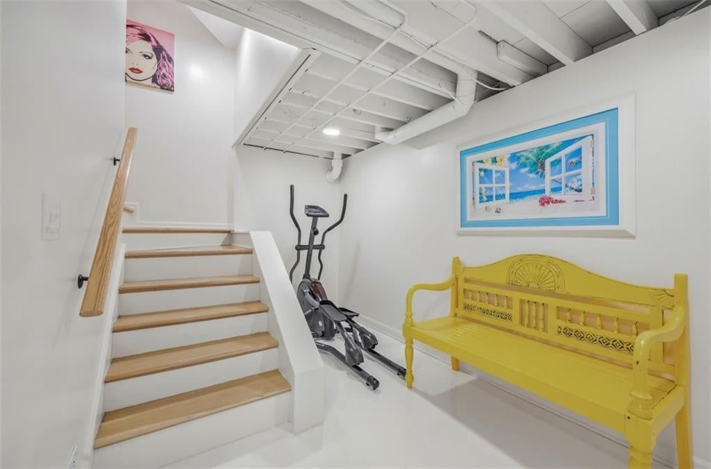 10213 Foster Street — photo 32
