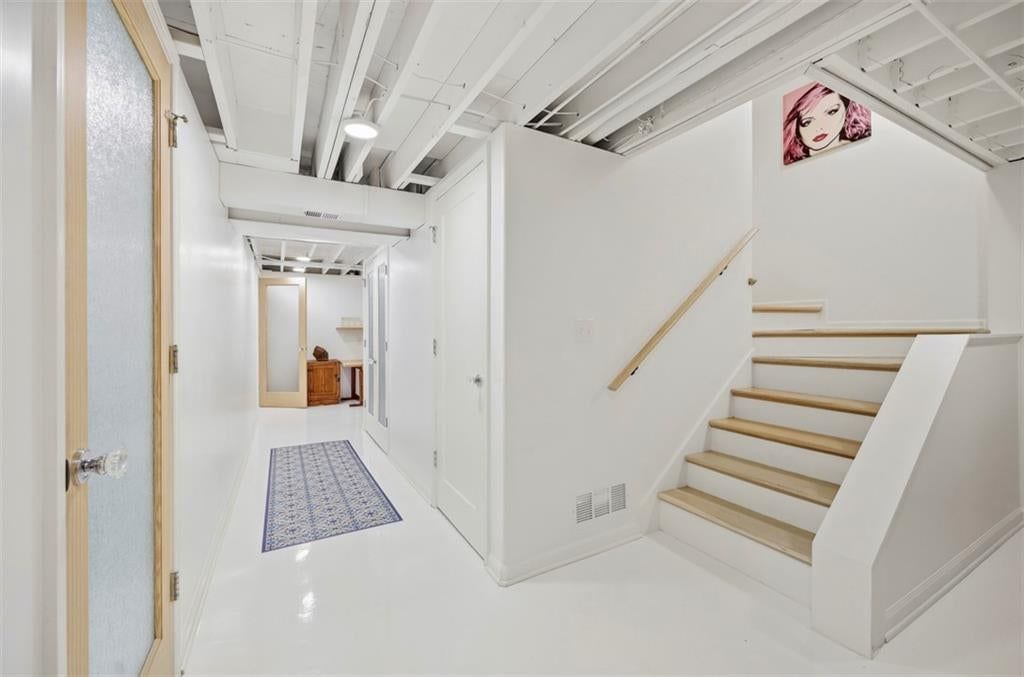 10213 Foster Street — photo 33