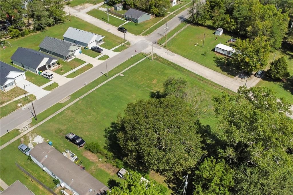 905 Chestnut Street, Osawatomie, KS: listing photo 3