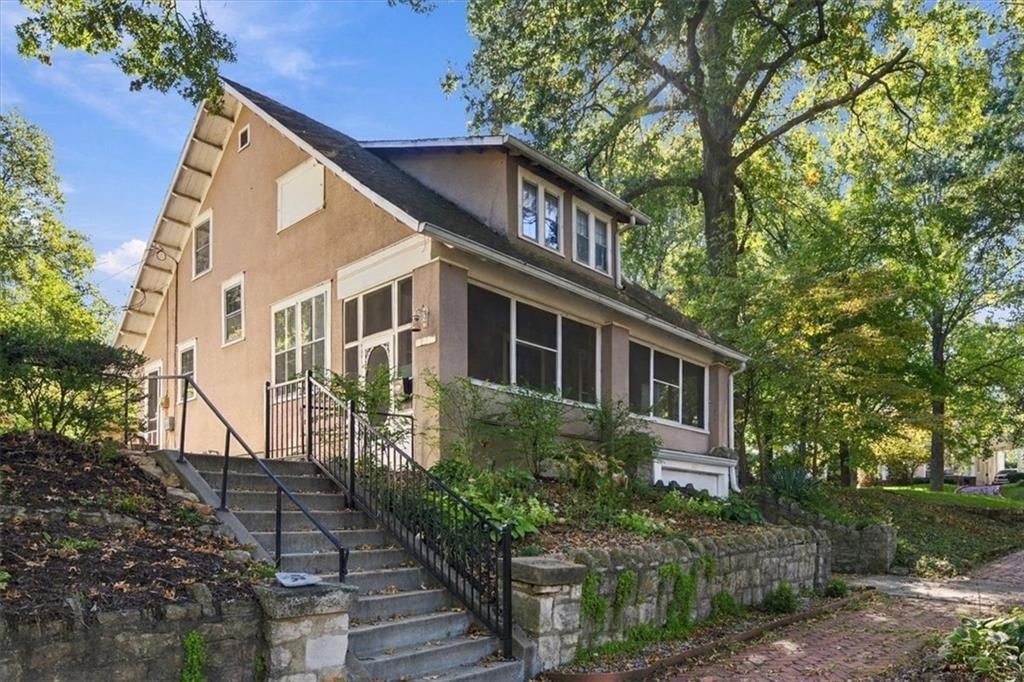 1015 S 3rd Street, Leavenworth, KS: listing photo 2