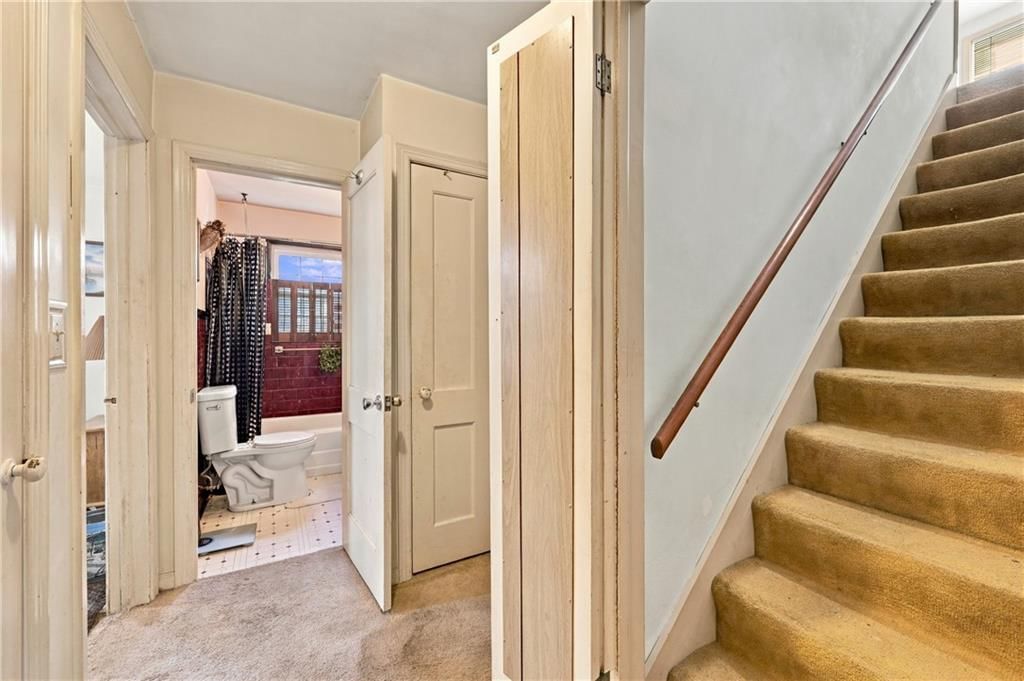 Photo 8 of 26 - 10912 E 59th Street, Raytown, MO 64133