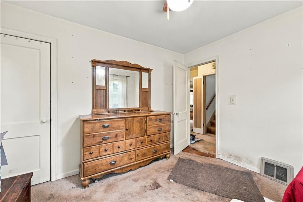 Photo 13 of 26 - 10912 E 59th Street, Raytown, MO 64133