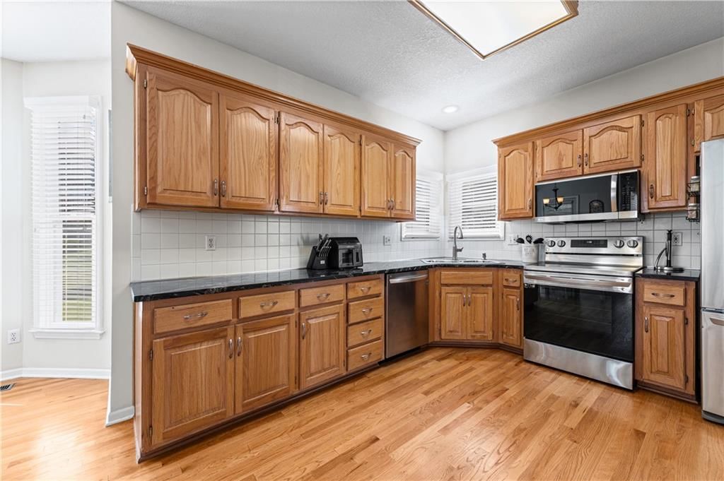 9407 N Tracy Avenue — photo 14
