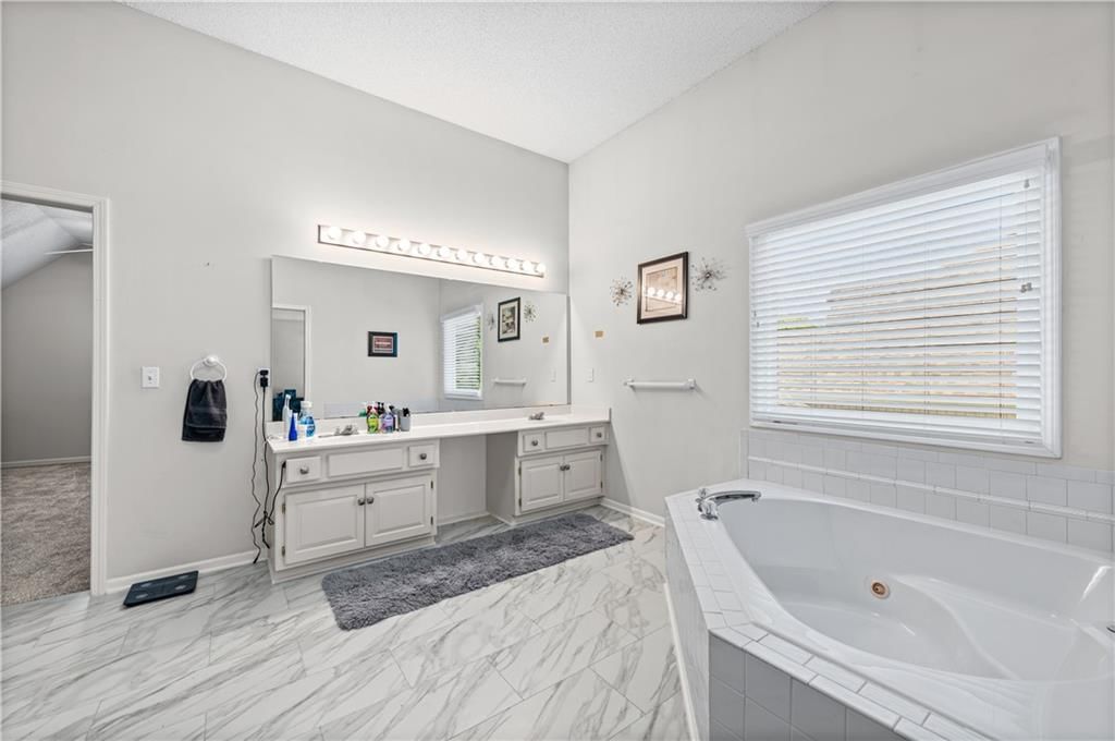 9407 N Tracy Avenue — photo 29
