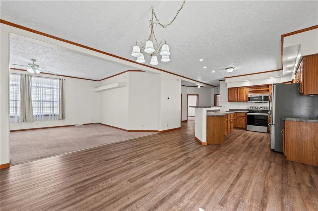 12211 N Pomona Avenue — photo 10