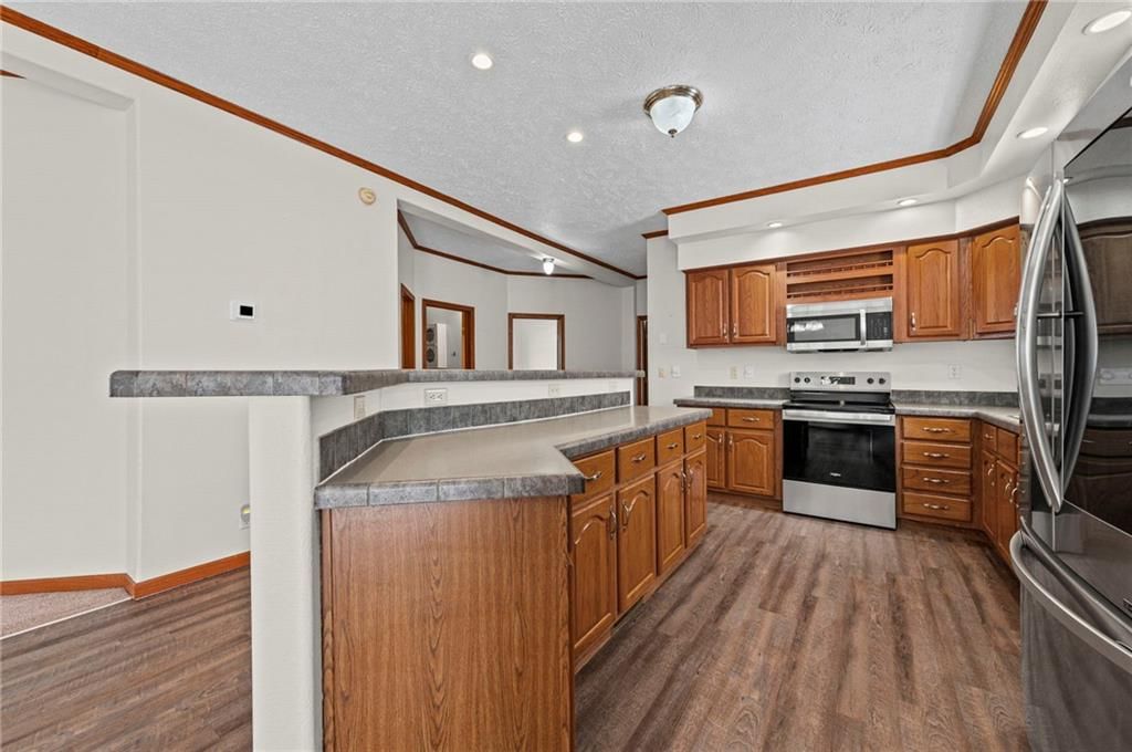 12211 N Pomona Avenue — photo 11